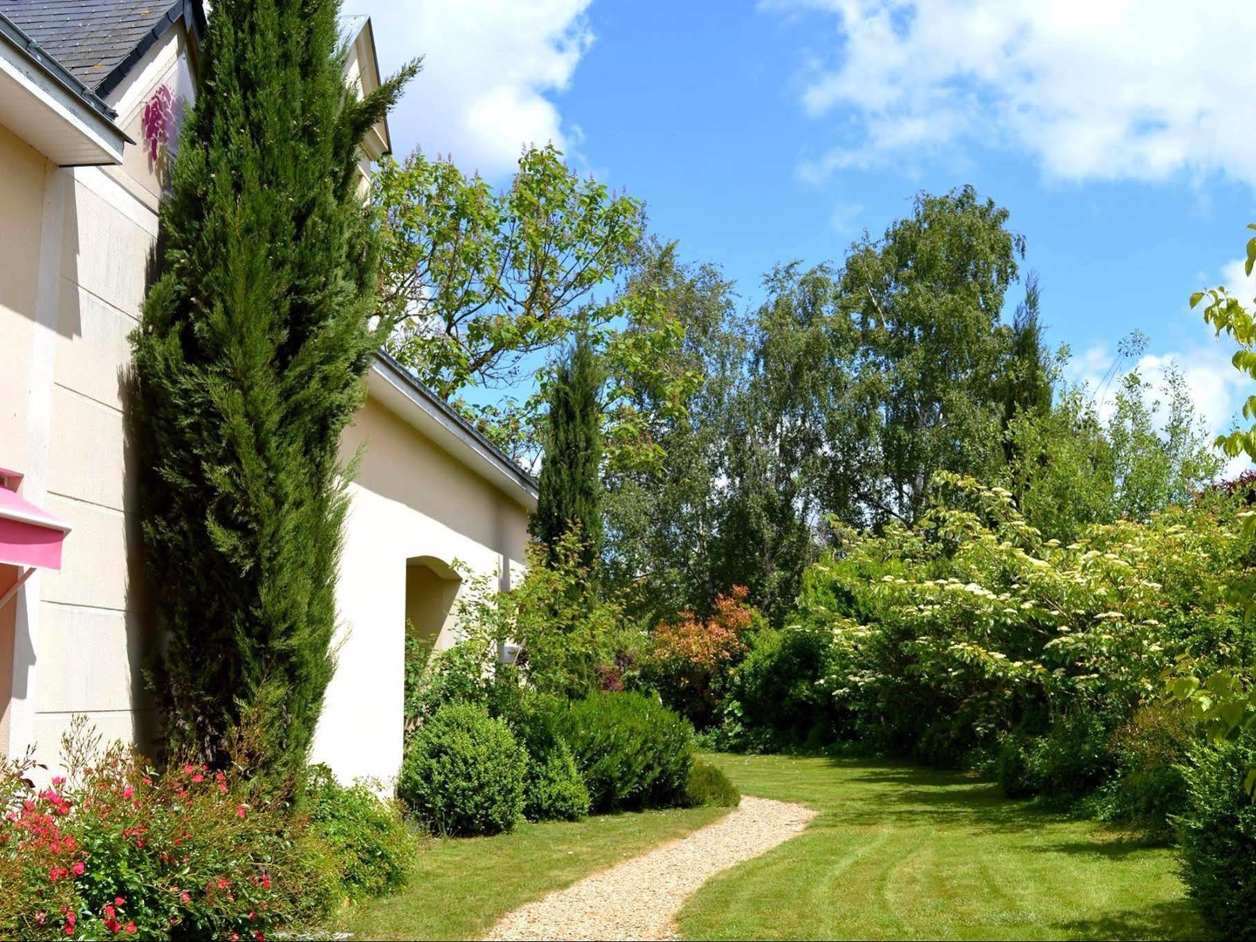 Logis Auberge Bienvenue Doué-la-Fontaine Exteriör bild